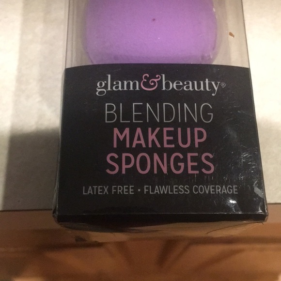 2 new matte foundation and blending make up sponge - Picture 2 of 7